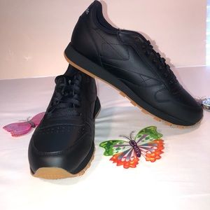 Reebok Classic Leather, Black/Gum, Men Sz 10, NWT, New w/Box,pet/smoke free home
